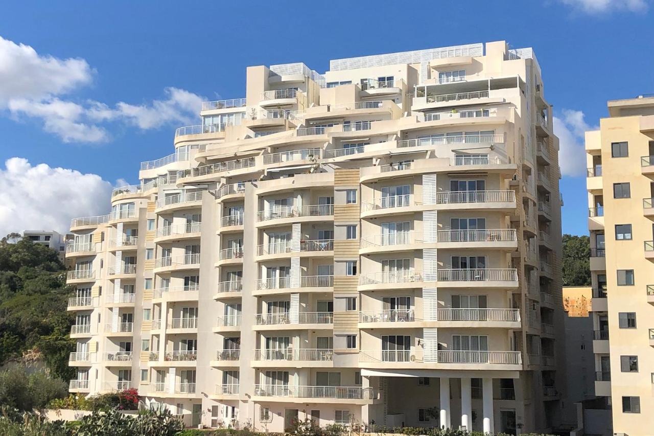 Modern Apartment Steps From Balluta Bay 斯利马 外观 照片
